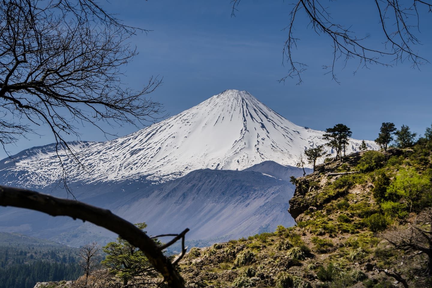 https://mdw-travel-data-us-east-1.s3.amazonaws.com/img/country/Chile/Antuco/img_01.jpg