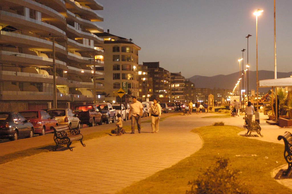 https://mdw-travel-data-us-east-1.s3.amazonaws.com/img/country/Chile/Avenida-del-Mar/img_00.jpg