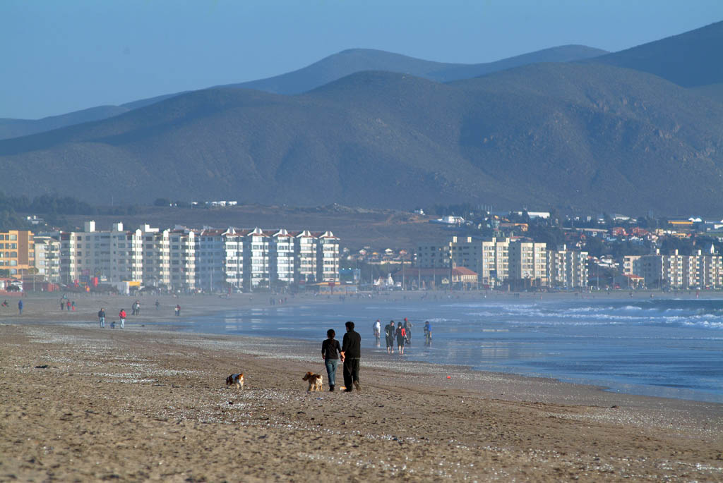 https://mdw-travel-data-us-east-1.s3.amazonaws.com/img/country/Chile/Avenida-del-Mar/img_02.jpg