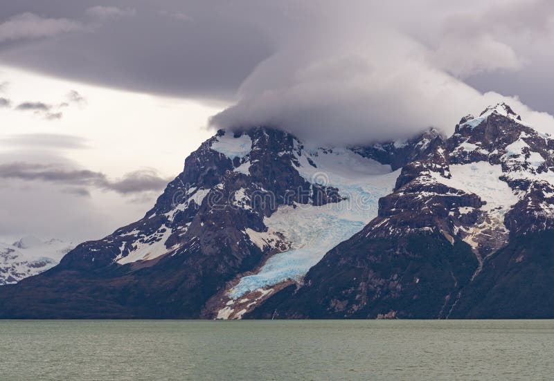 https://mdw-travel-data-us-east-1.s3.amazonaws.com/img/country/Chile/Balmaceda-Glacier/img_02.jpg