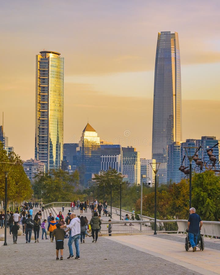 https://mdw-travel-data-us-east-1.s3.amazonaws.com/img/country/Chile/Bicentennial-Park/img_02.jpg