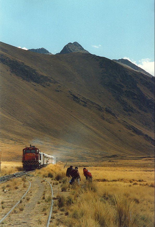 https://mdw-travel-data-us-east-1.s3.amazonaws.com/img/country/Chile/Bolivian-Railways/img_01.jpg