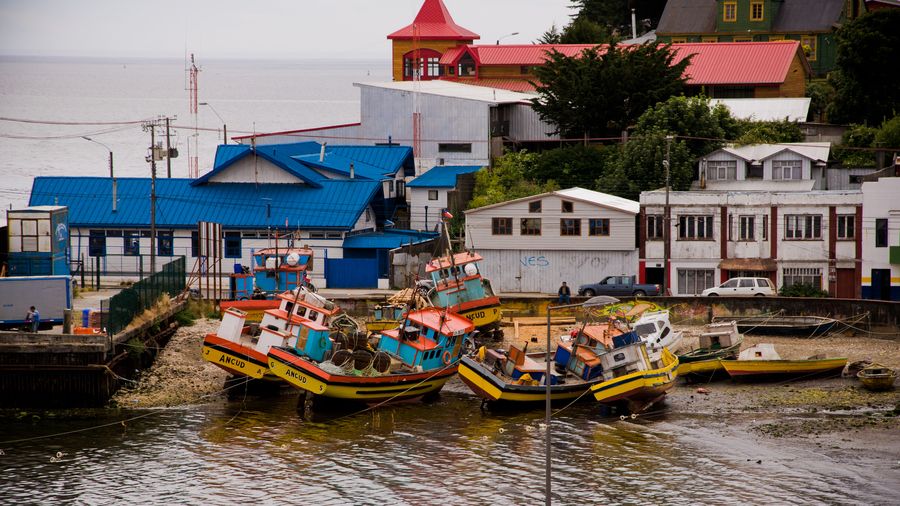 https://mdw-travel-data-us-east-1.s3.amazonaws.com/img/country/Chile/Castro-Street/img_02.jpg
