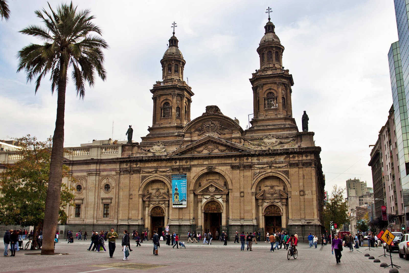 https://mdw-travel-data-us-east-1.s3.amazonaws.com/img/country/Chile/Catedral-de-San-Jose/img_00.jpg