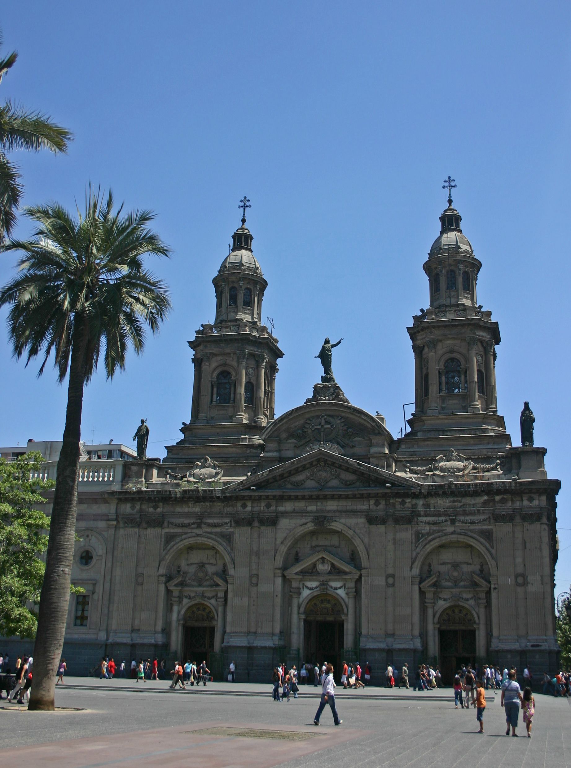 https://mdw-travel-data-us-east-1.s3.amazonaws.com/img/country/Chile/Cathedral-of-the-Most-Holy-Conception/img_01.jpg