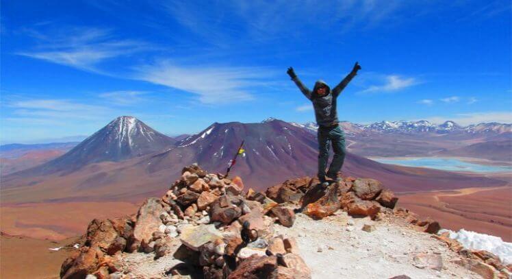 https://mdw-travel-data-us-east-1.s3.amazonaws.com/img/country/Chile/Cerro-Toco/img_00.jpg