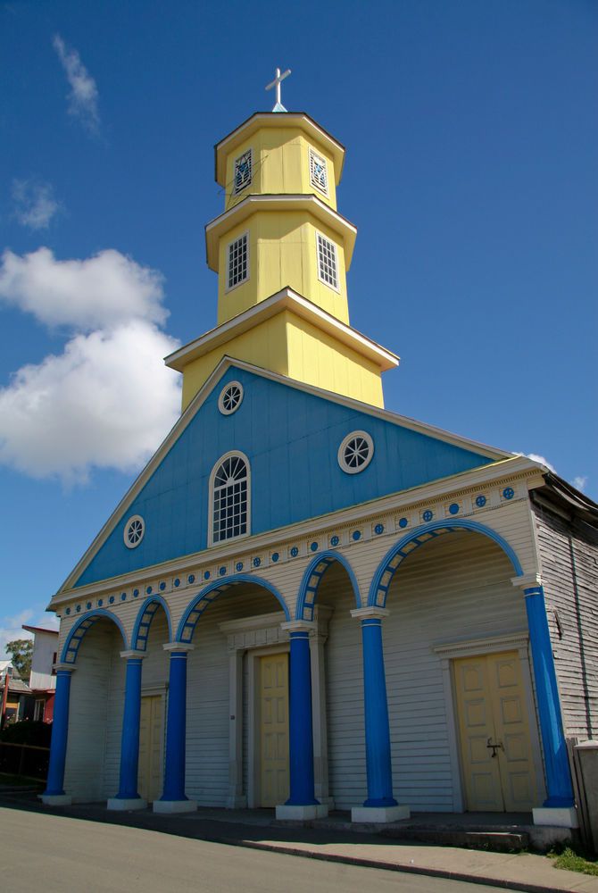https://mdw-travel-data-us-east-1.s3.amazonaws.com/img/country/Chile/Chiloe-Island-Churches/img_02.jpg