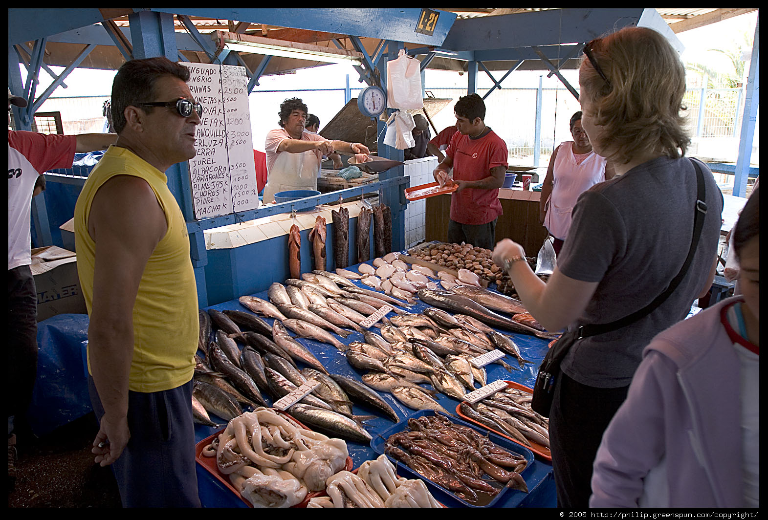 https://mdw-travel-data-us-east-1.s3.amazonaws.com/img/country/Chile/Coquimbo-Fish-Market/img_01.jpg