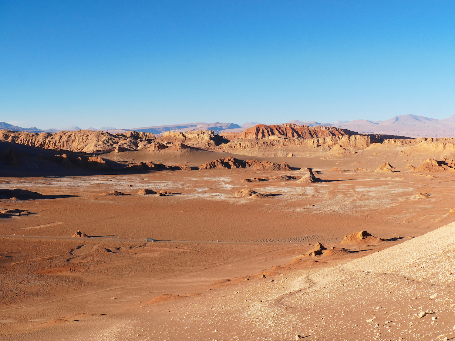 https://mdw-travel-data-us-east-1.s3.amazonaws.com/img/country/Chile/Desierto-de-Atacama/img_01.jpg