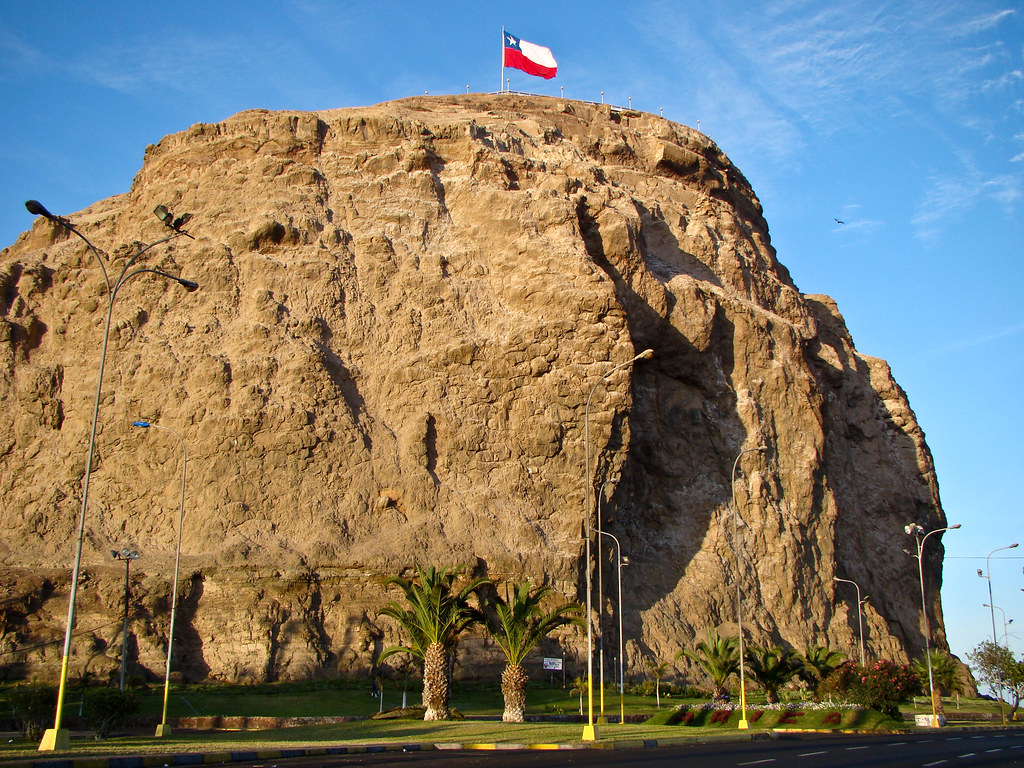 https://mdw-travel-data-us-east-1.s3.amazonaws.com/img/country/Chile/El-Morro-de-Arica/img_00.jpg