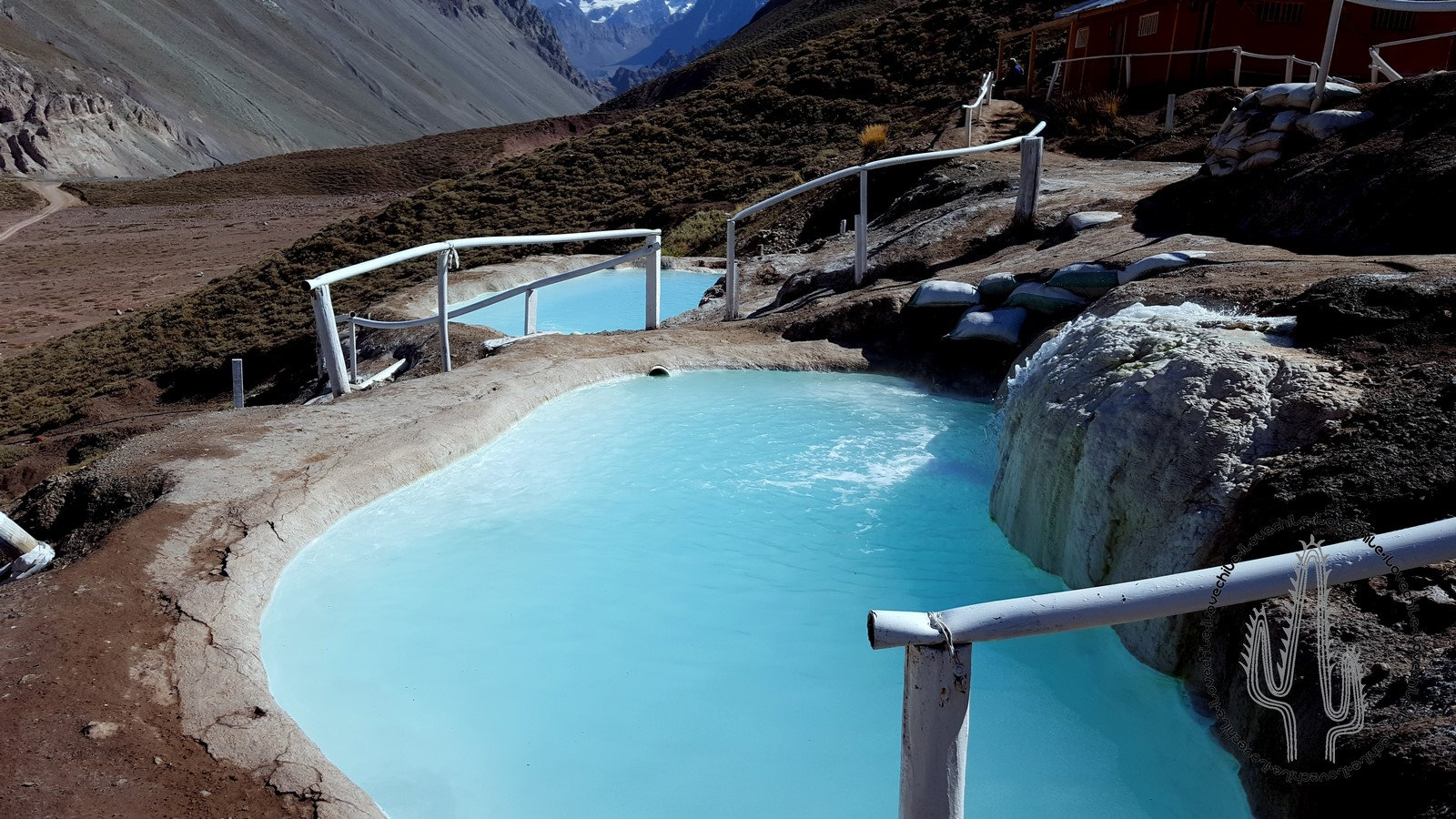 https://mdw-travel-data-us-east-1.s3.amazonaws.com/img/country/Chile/El-Rincon-Hot-Springs/img_02.jpg