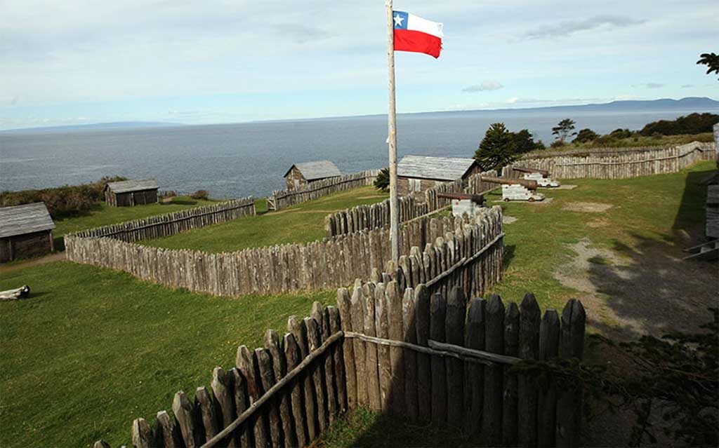 https://mdw-travel-data-us-east-1.s3.amazonaws.com/img/country/Chile/Fort-Bulnes/img_01.jpg
