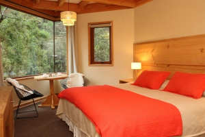 https://mdw-travel-data-us-east-1.s3.amazonaws.com/img/country/Chile/Huife-Hot-Springs/img_03.jpg