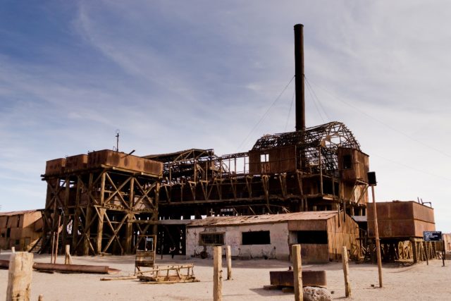 https://mdw-travel-data-us-east-1.s3.amazonaws.com/img/country/Chile/Humberstone-and-Santa-Laura-Saltpeter-Works/img_01.jpg