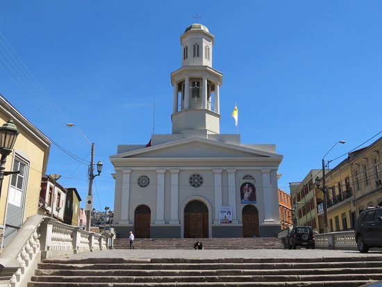 https://mdw-travel-data-us-east-1.s3.amazonaws.com/img/country/Chile/Iglesia-de-La-Matriz/img_01.jpg