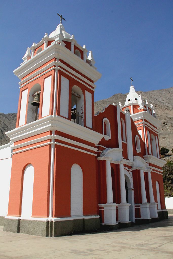 https://mdw-travel-data-us-east-1.s3.amazonaws.com/img/country/Chile/Iglesia-de-La-Matriz/img_03.jpg