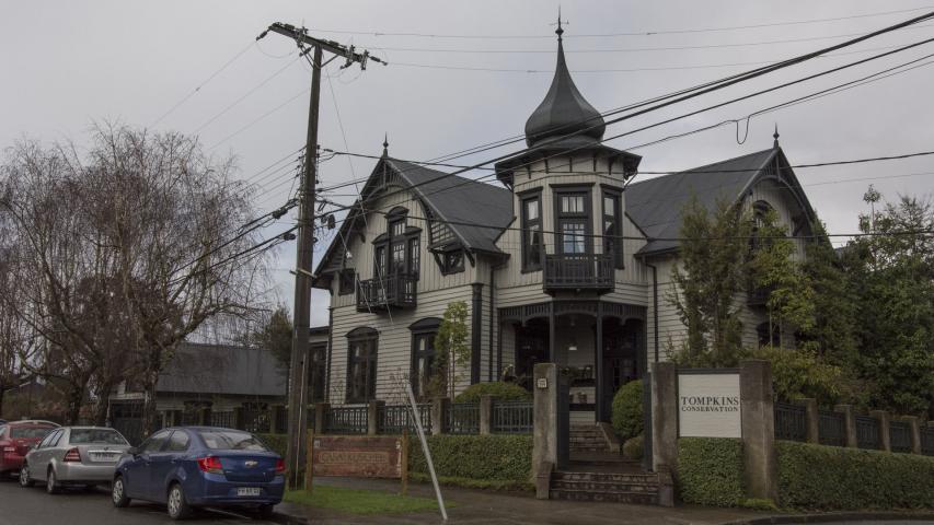 https://mdw-travel-data-us-east-1.s3.amazonaws.com/img/country/Chile/Kuschel-House/img_03.jpg