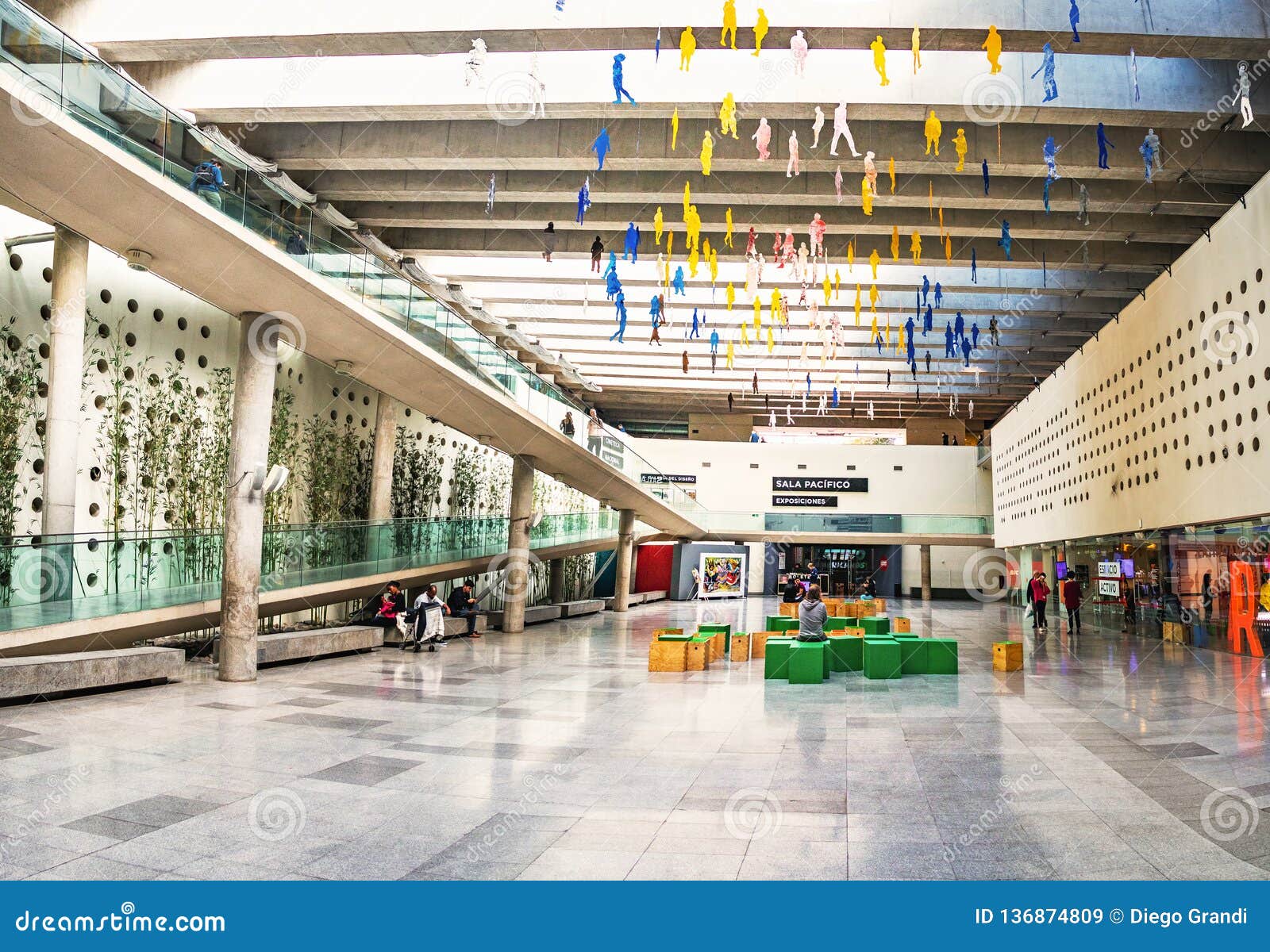 https://mdw-travel-data-us-east-1.s3.amazonaws.com/img/country/Chile/La-Moneda-Cultural-Center/img_02.jpg