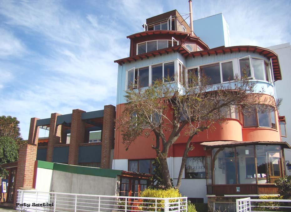 https://mdw-travel-data-us-east-1.s3.amazonaws.com/img/country/Chile/La-Sebastiana-Museum/img_02.jpg