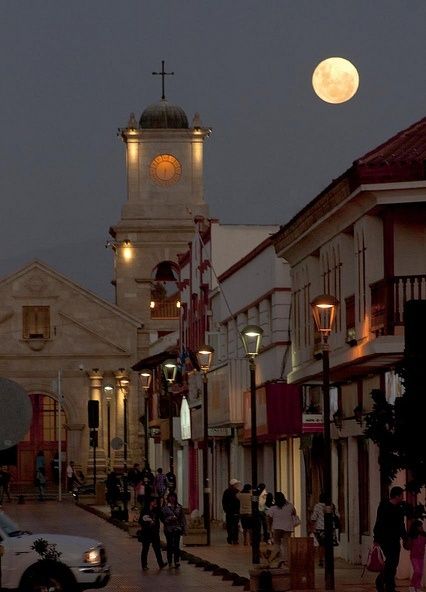 https://mdw-travel-data-us-east-1.s3.amazonaws.com/img/country/Chile/La-Serena/img_03.jpg