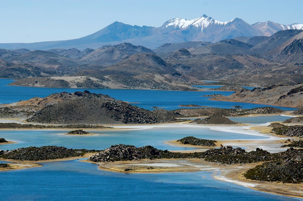 https://mdw-travel-data-us-east-1.s3.amazonaws.com/img/country/Chile/Lago-Chungara/img_03.jpg