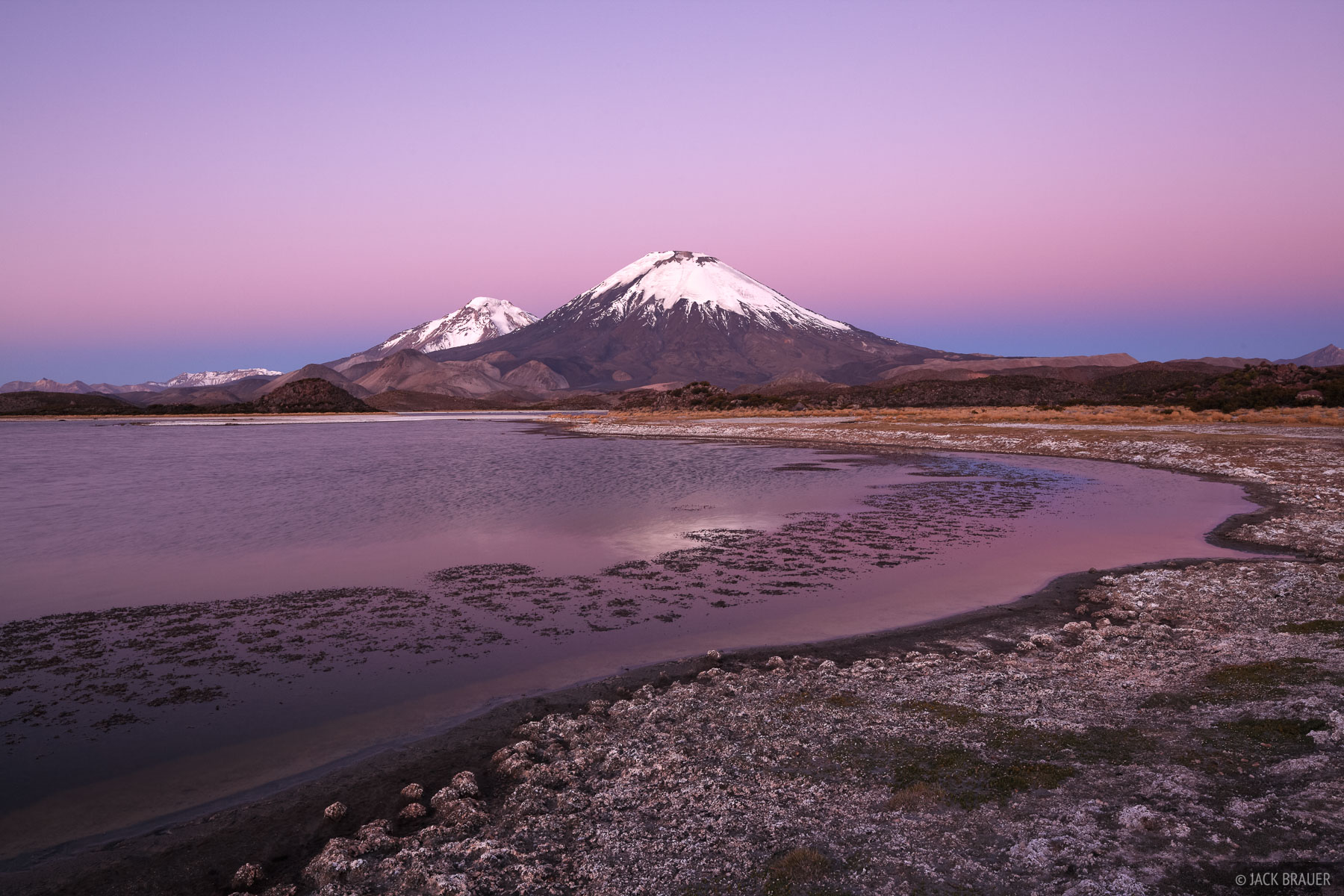https://mdw-travel-data-us-east-1.s3.amazonaws.com/img/country/Chile/Lago-Cotacotani/img_02.jpg