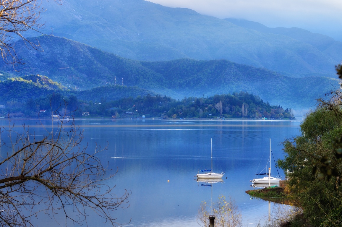 https://mdw-travel-data-us-east-1.s3.amazonaws.com/img/country/Chile/Laguna-Aculeo/img_01.jpg