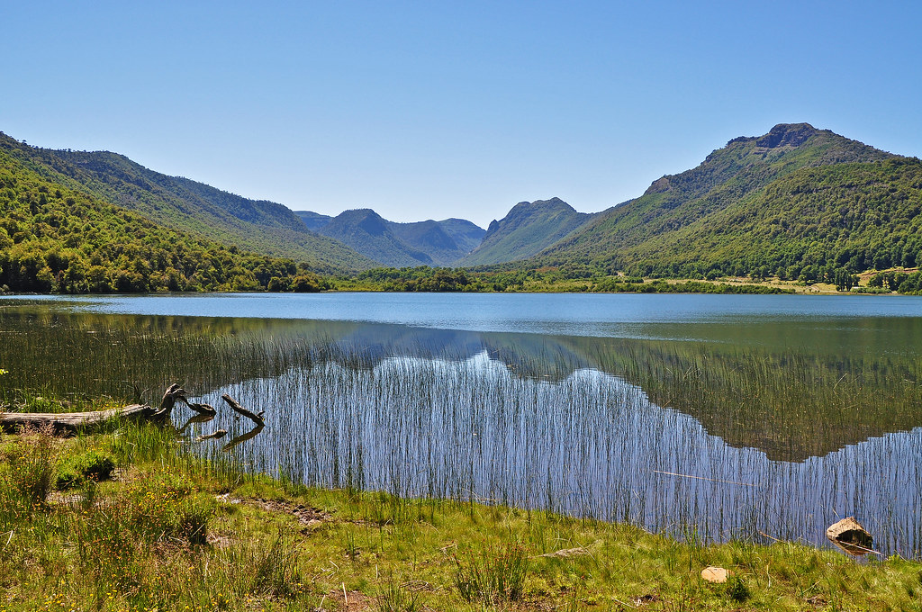 https://mdw-travel-data-us-east-1.s3.amazonaws.com/img/country/Chile/Laguna-Malleco/img_01.jpg