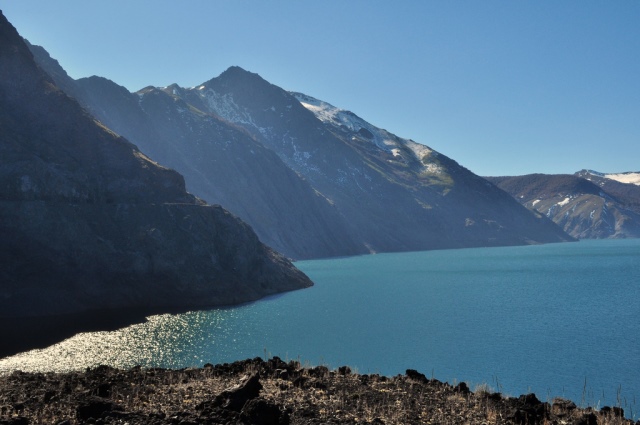 https://mdw-travel-data-us-east-1.s3.amazonaws.com/img/country/Chile/Laguna-del-Laja-National-Park/img_03.jpg