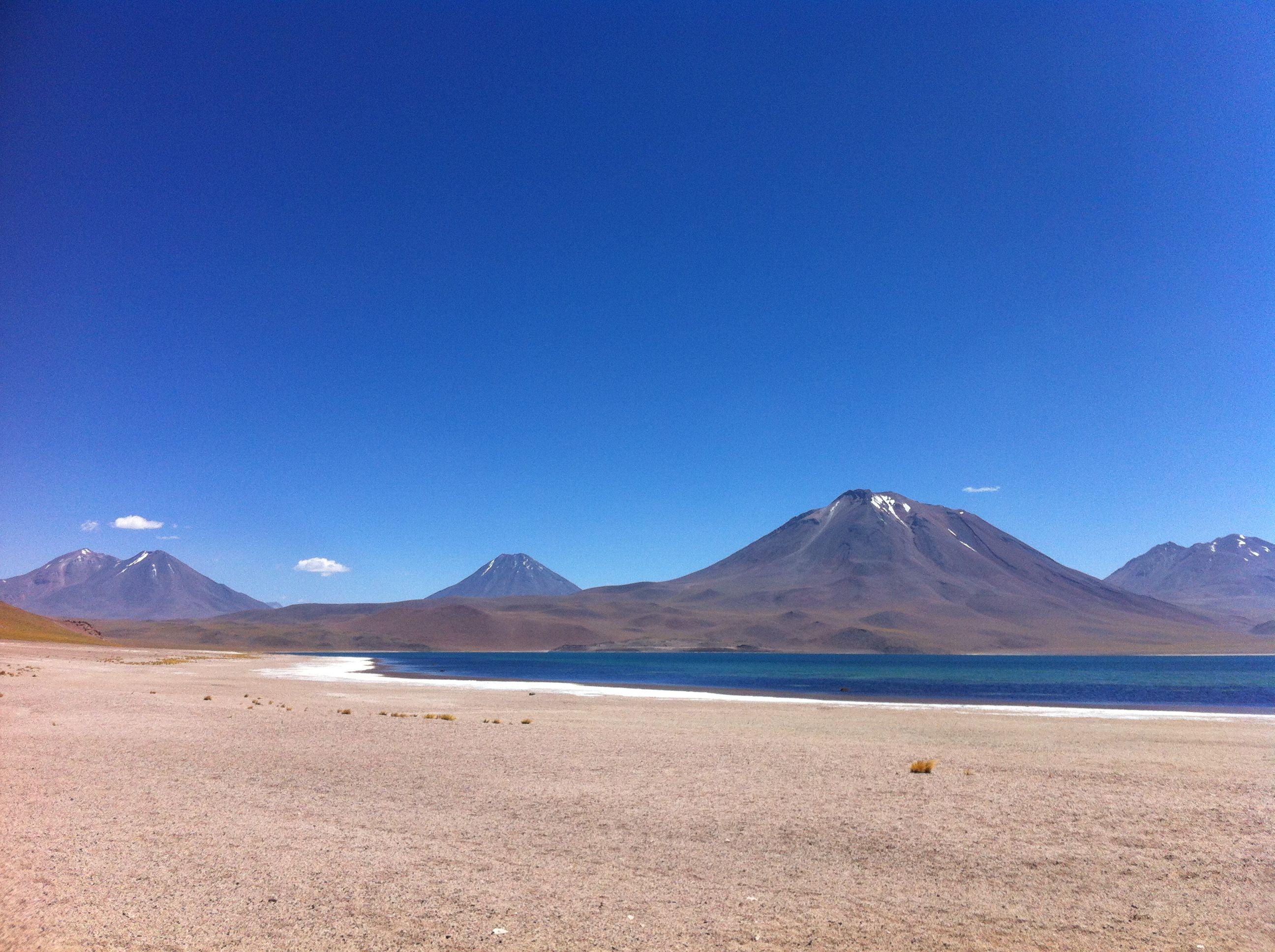 https://mdw-travel-data-us-east-1.s3.amazonaws.com/img/country/Chile/Lagunas-Altiplanicas/img_00.jpg