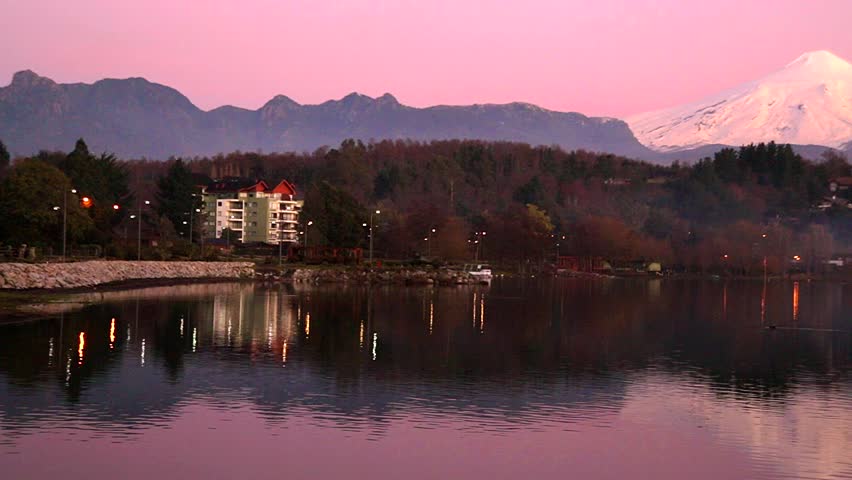 https://mdw-travel-data-us-east-1.s3.amazonaws.com/img/country/Chile/Lake-Villarrica/img_02.jpg