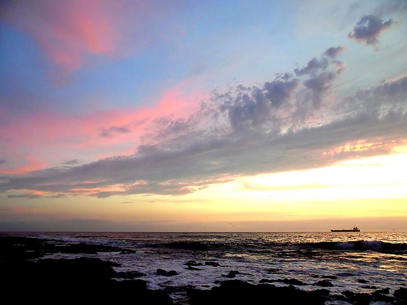 https://mdw-travel-data-us-east-1.s3.amazonaws.com/img/country/Chile/Laucho-Beach/img_03.jpg