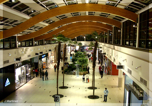 https://mdw-travel-data-us-east-1.s3.amazonaws.com/img/country/Chile/Mall-Plaza-del-Trebol/img_02.jpg