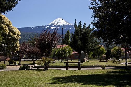 https://mdw-travel-data-us-east-1.s3.amazonaws.com/img/country/Chile/Melipeuco/img_02.jpg