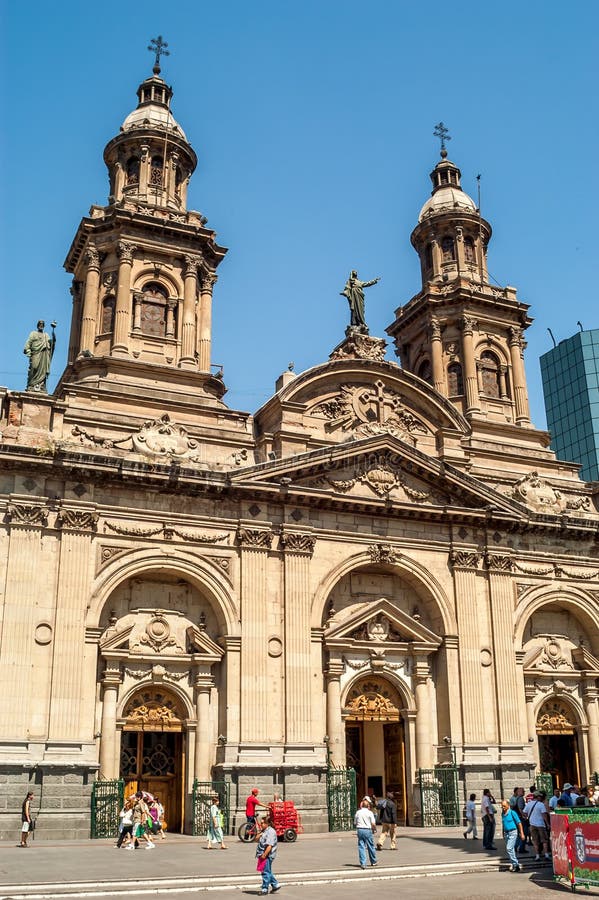 https://mdw-travel-data-us-east-1.s3.amazonaws.com/img/country/Chile/Metropolitan-Cathedral/img_03.jpg