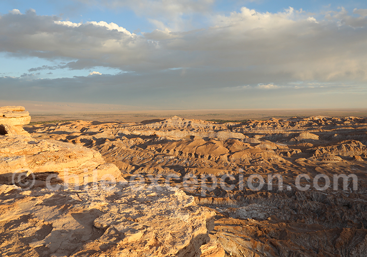 https://mdw-travel-data-us-east-1.s3.amazonaws.com/img/country/Chile/Mirador-de-Piedra-del-Coyote/img_02.jpg