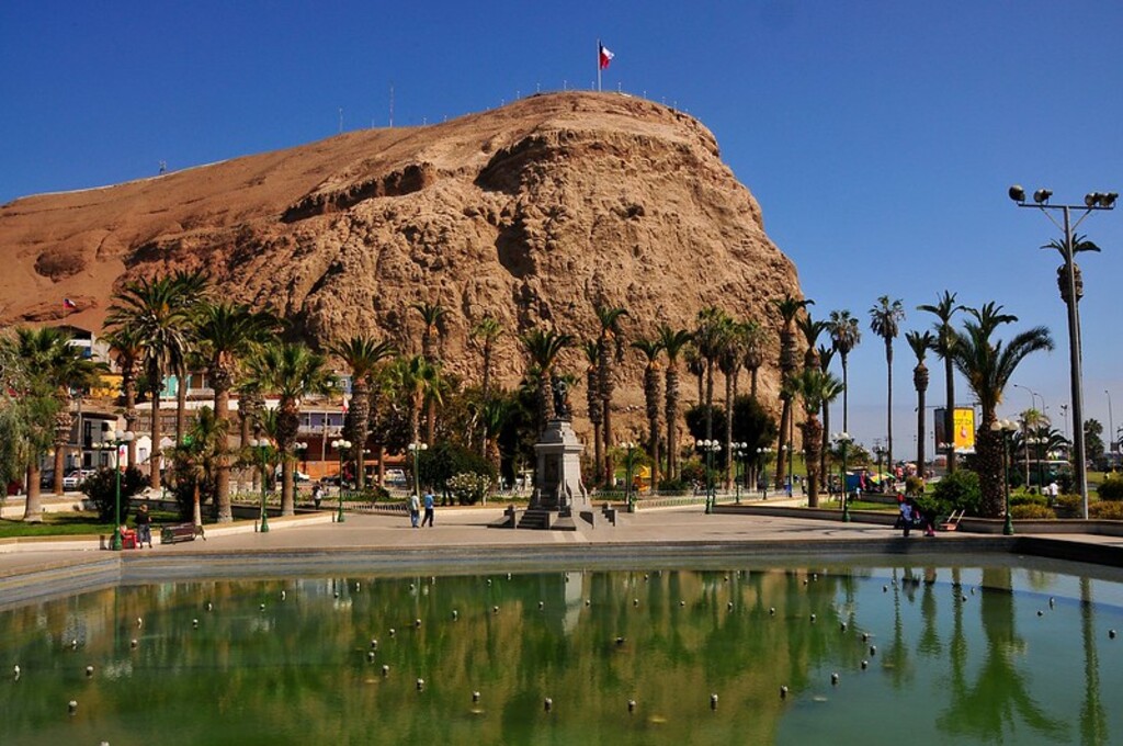 https://mdw-travel-data-us-east-1.s3.amazonaws.com/img/country/Chile/Morro-Arica/img_00.jpg