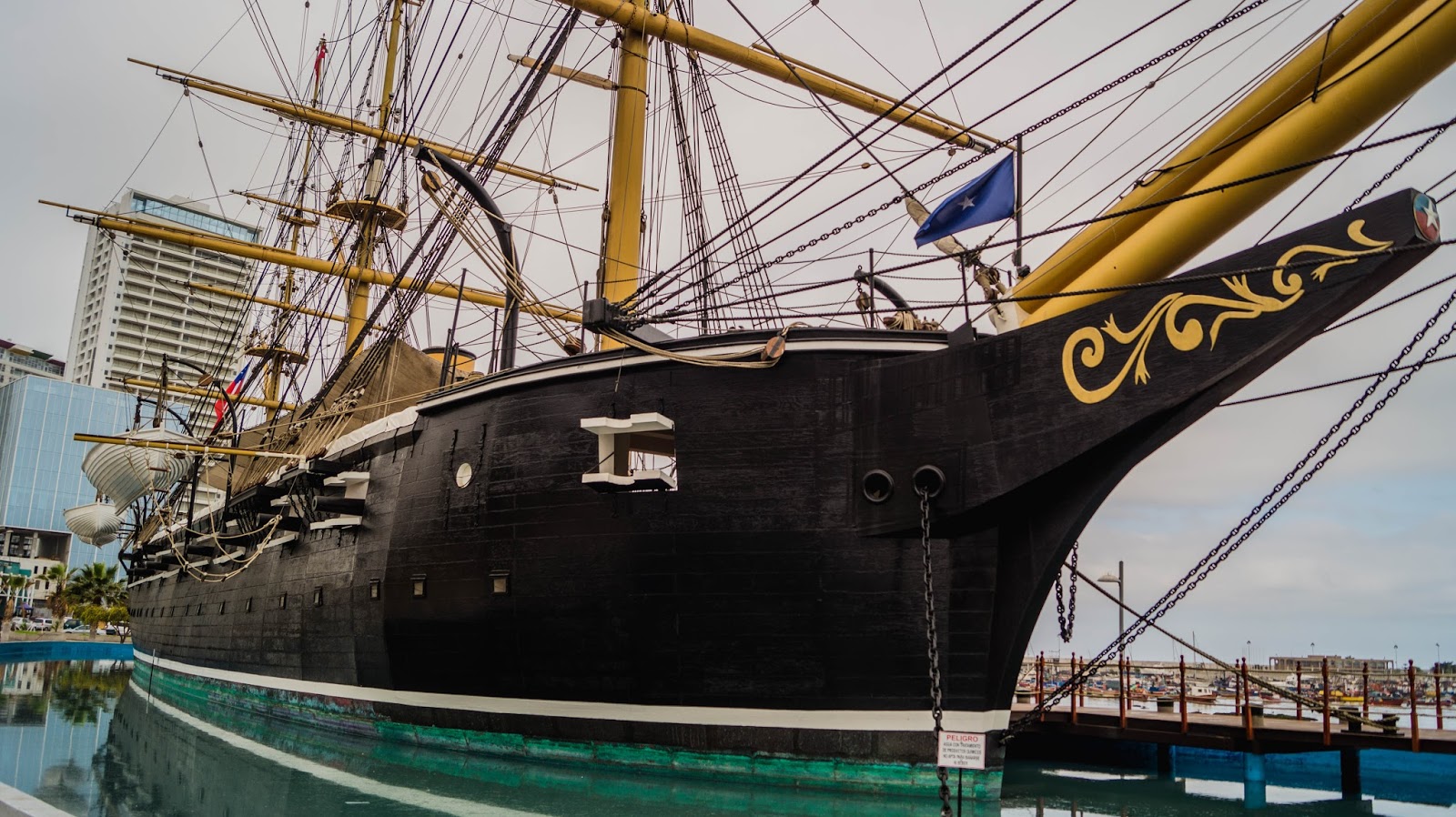 https://mdw-travel-data-us-east-1.s3.amazonaws.com/img/country/Chile/Museo-Corbeta-Esmeralda/img_01.jpg