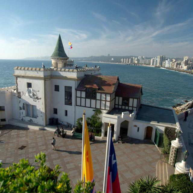https://mdw-travel-data-us-east-1.s3.amazonaws.com/img/country/Chile/Palacio-Rioja/img_03.jpg