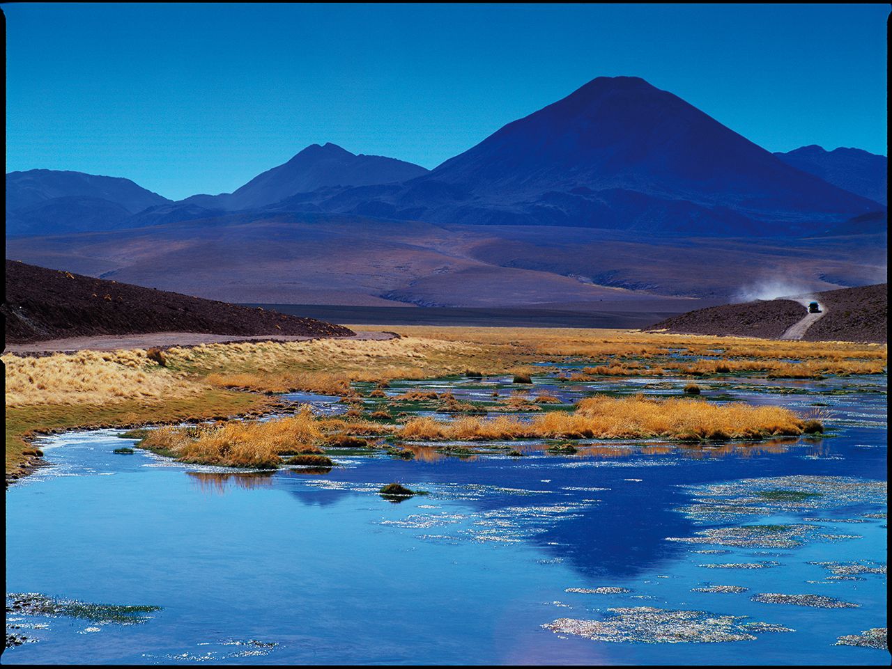 https://mdw-travel-data-us-east-1.s3.amazonaws.com/img/country/Chile/Pantanos-de-Putana/img_01.jpg