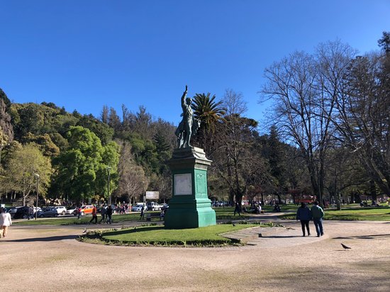https://mdw-travel-data-us-east-1.s3.amazonaws.com/img/country/Chile/Parque-Ecuador-II/img_01.jpg