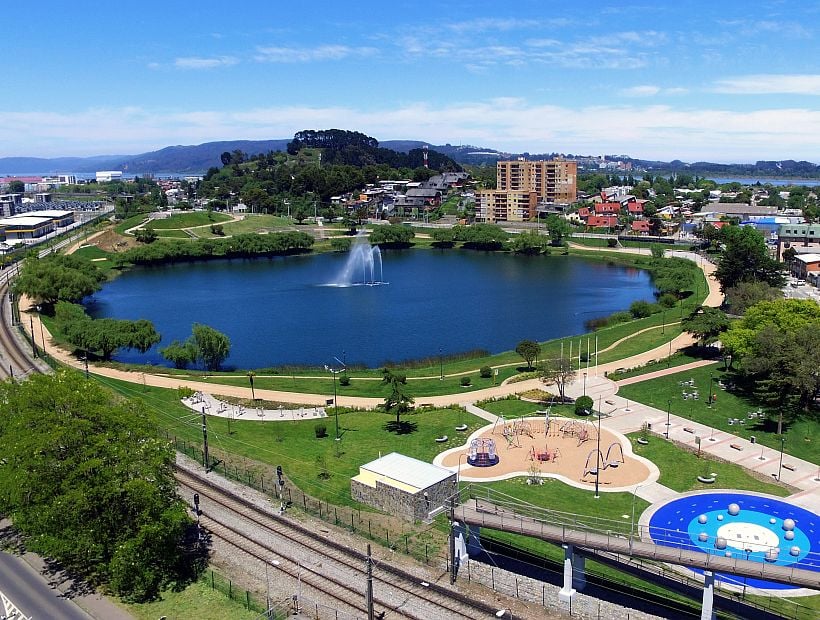 https://mdw-travel-data-us-east-1.s3.amazonaws.com/img/country/Chile/Parque-Laguna-Redonda/img_00.jpg