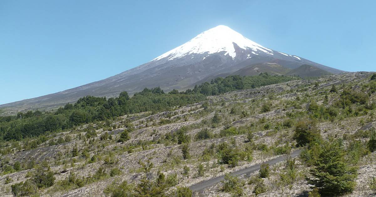 https://mdw-travel-data-us-east-1.s3.amazonaws.com/img/country/Chile/Parque-Nacional-Vicente-Perez-Rosales/img_02.jpg