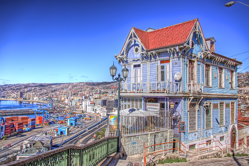 https://mdw-travel-data-us-east-1.s3.amazonaws.com/img/country/Chile/Paseo-21-de-Mayo/img_00.jpg