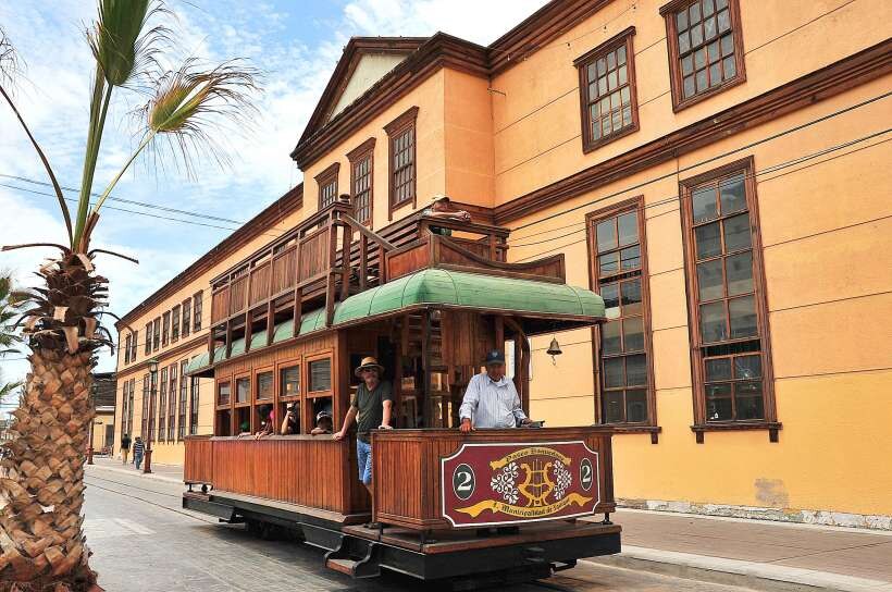https://mdw-travel-data-us-east-1.s3.amazonaws.com/img/country/Chile/Paseo-Baquedano/img_01.jpg