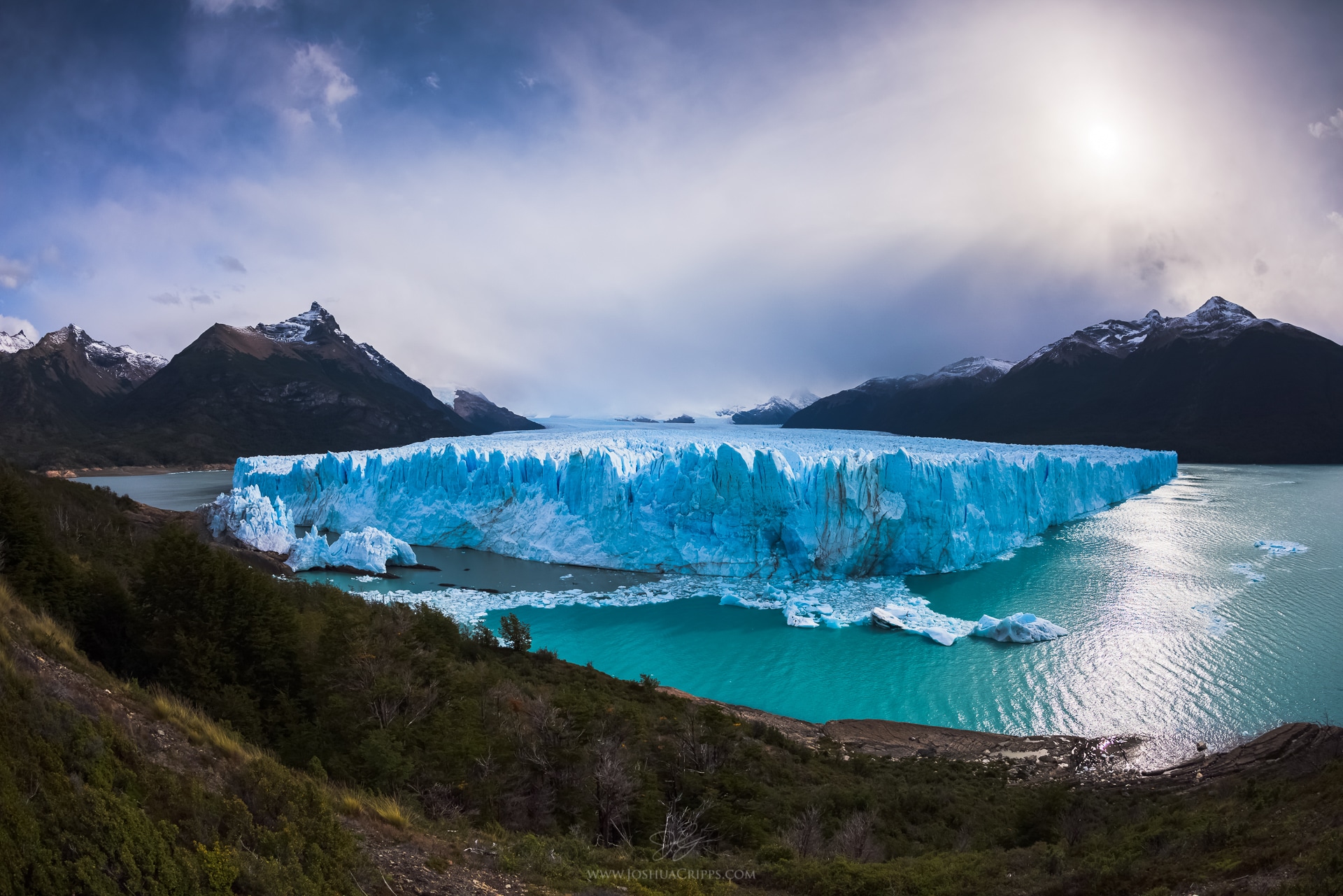 https://mdw-travel-data-us-east-1.s3.amazonaws.com/img/country/Chile/Perito-Moreno-Glacier/img_03.jpg