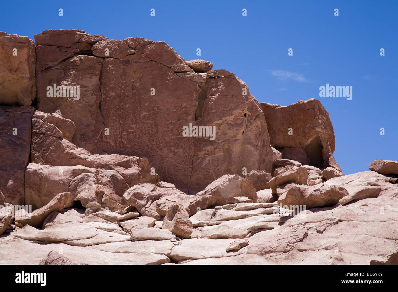 https://mdw-travel-data-us-east-1.s3.amazonaws.com/img/country/Chile/Petroglyphs-at-Yerbas-Buenas/img_02.jpg