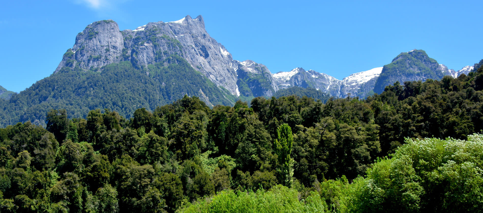 https://mdw-travel-data-us-east-1.s3.amazonaws.com/img/country/Chile/Peulla/img_01.jpg