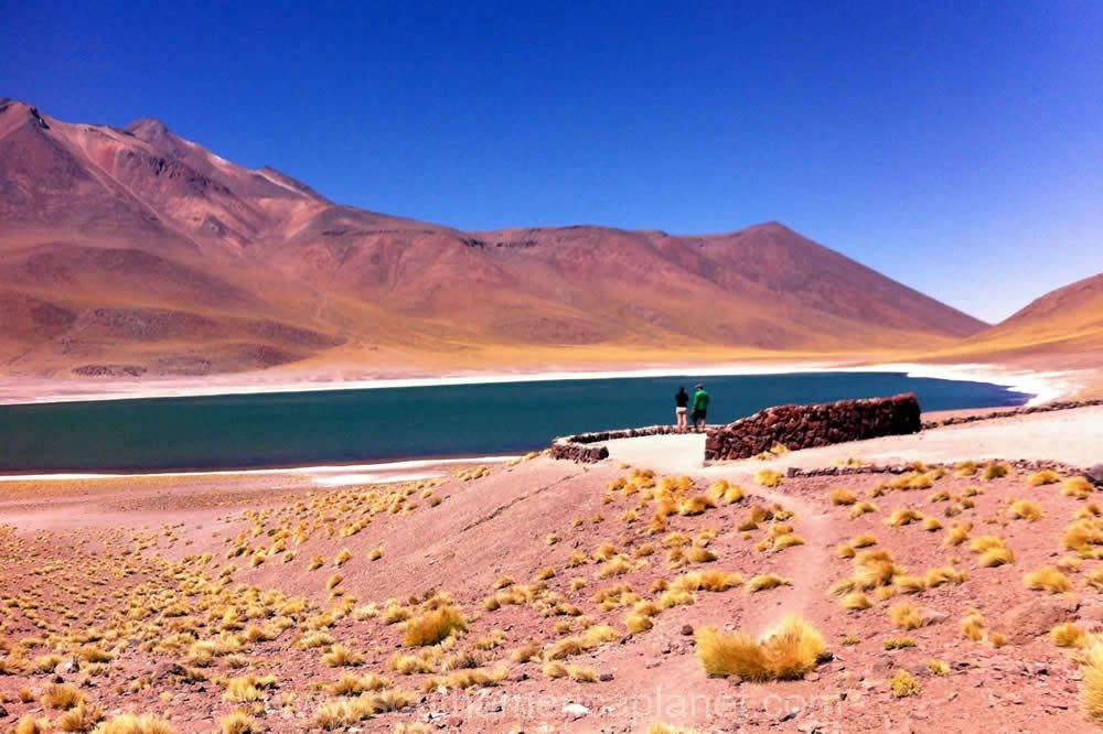 https://mdw-travel-data-us-east-1.s3.amazonaws.com/img/country/Chile/Piedras-Rojas/img_01.jpg