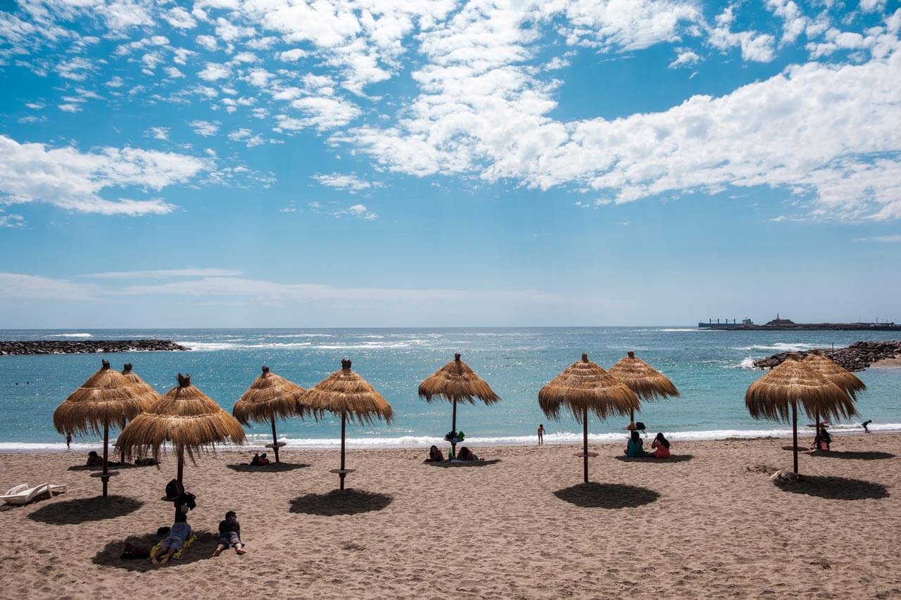 https://mdw-travel-data-us-east-1.s3.amazonaws.com/img/country/Chile/Playa-El-Laucho/img_01.jpg